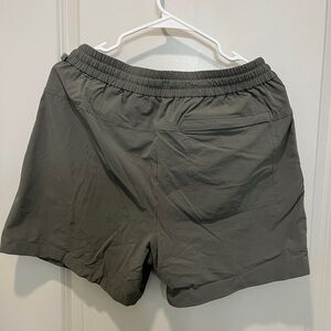 Lululemon bowline 5” shorts